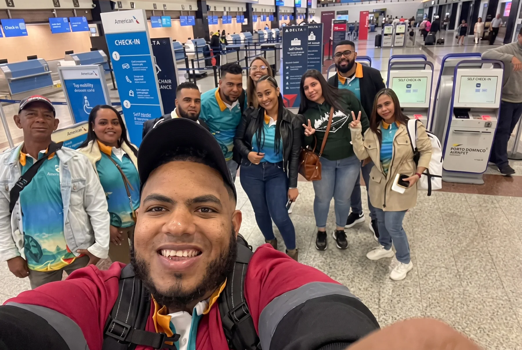 Grupo en aeropuerto